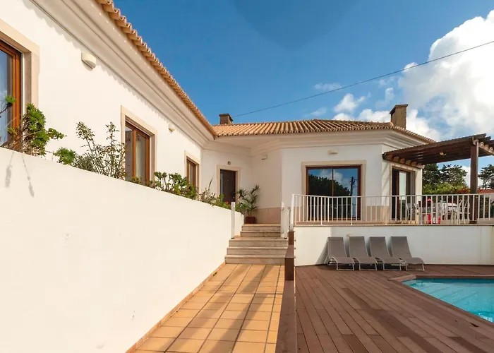 Family Beach House, Sea View, Pool, Colares Near Sintra