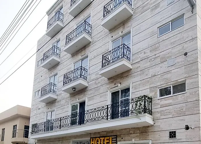 Hotel Grand Pakeeza
