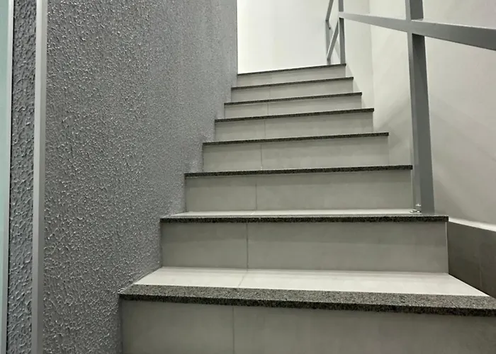Quarto privativo com banheiro compartilhado em Pousada recém construída,a 500mts do pátio do forró
