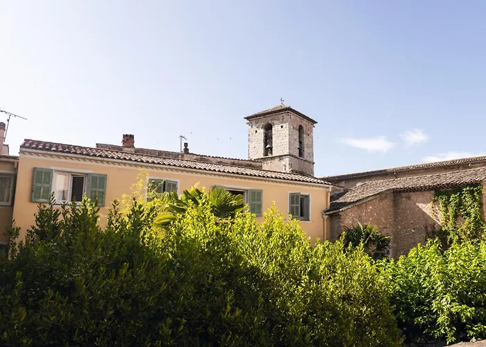 Auberge De La Tour