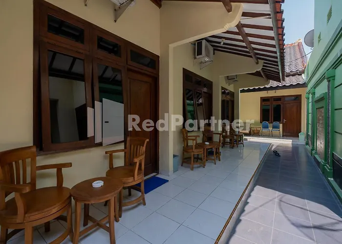 Hotel Wisata Ziarah Sunan Bonang Syariah Mitra Reddoorz