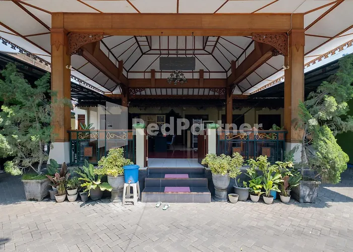 Hotel Wisata Ziarah Sunan Bonang Syariah Mitra Reddoorz