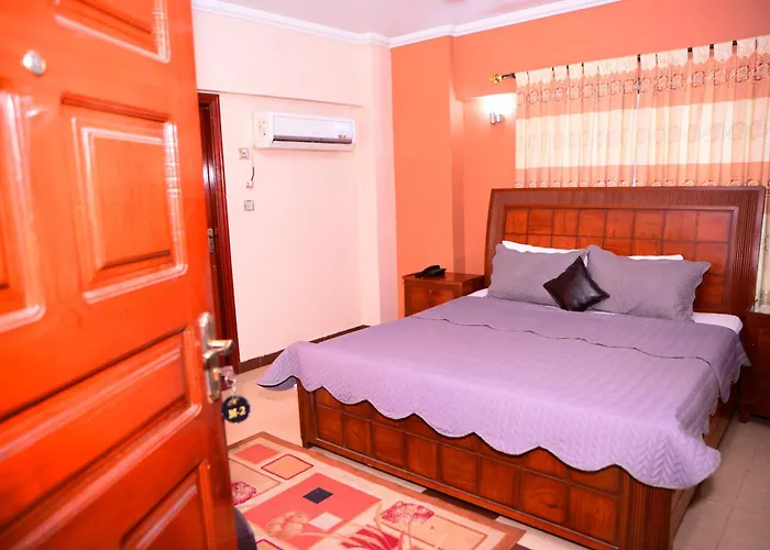 Mir Continental Hotel & Restaurant