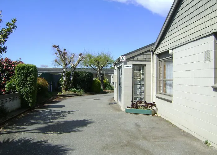 Avenue Motel