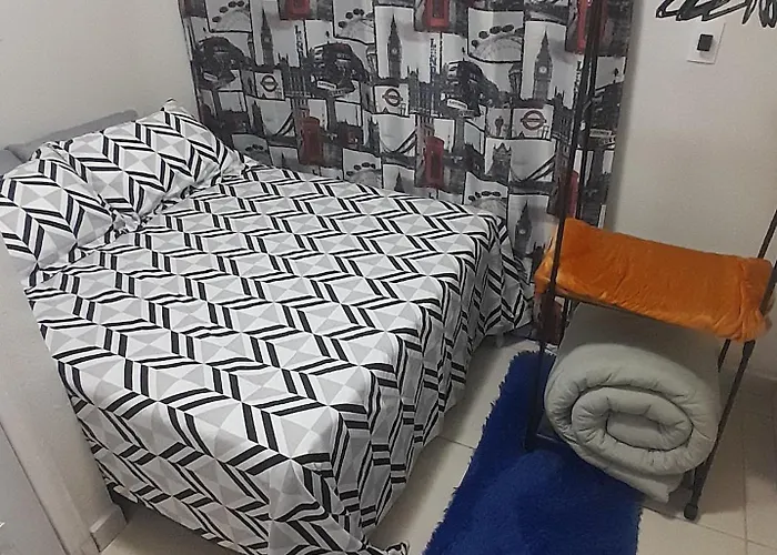 Hostel bons sonhos Um Quarto uma Cama de Casal