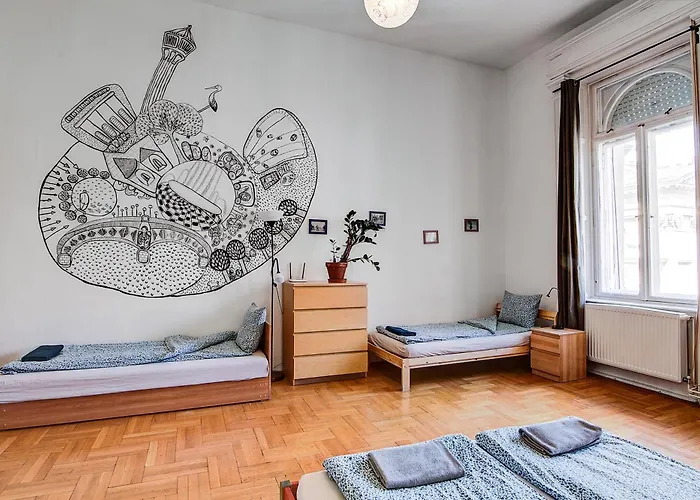 Pal'S Hostel And Apartments