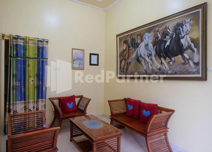 Wisma Giri Mulyo B Near Grojogan Sewu Mitra Reddoorz