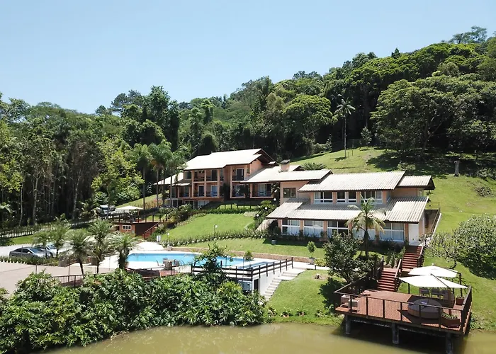 Village Du Lac Hotel