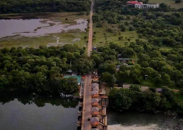 Walawa Reach Hotel