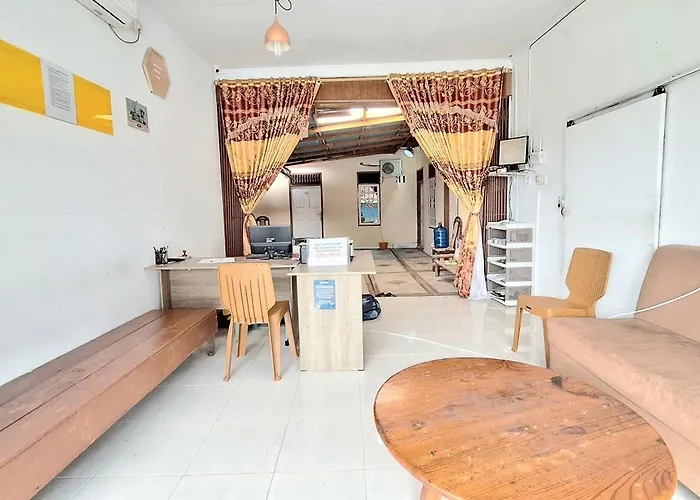 Handira Homestay Syariah Padang Redpartner