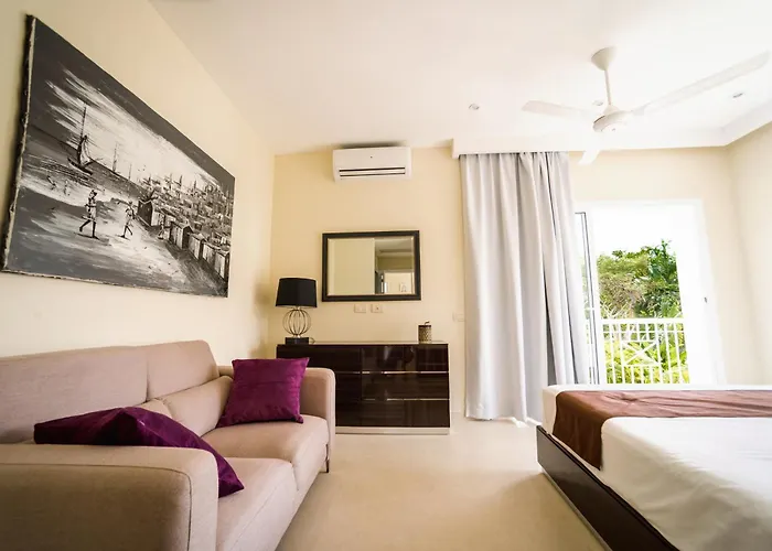 Private Iberosta Villa Fortuna - 4Bdr, Pool & Private Beach