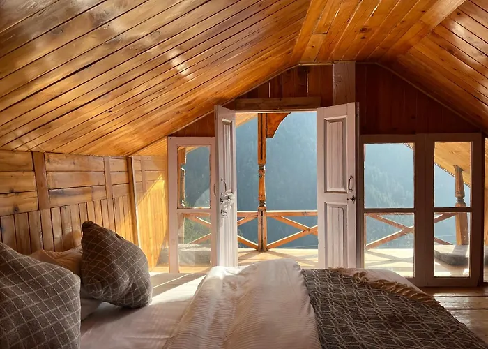 Odin Hostel Shoja