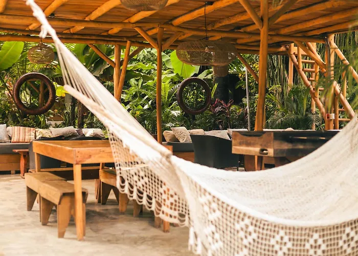 Cabinas Playa Surf Hostel