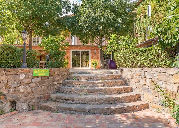Logis Hotel Restaurant Le Pradinas