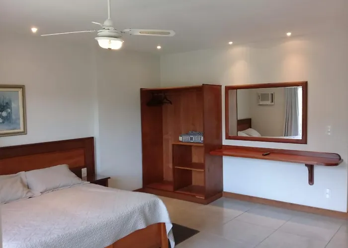 Hotel Dominguez Master