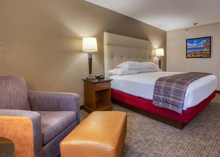 Drury Inn & Suites St. Louis - Fairview Heights