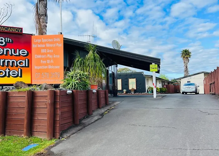 18Th Avenue Thermal Motel