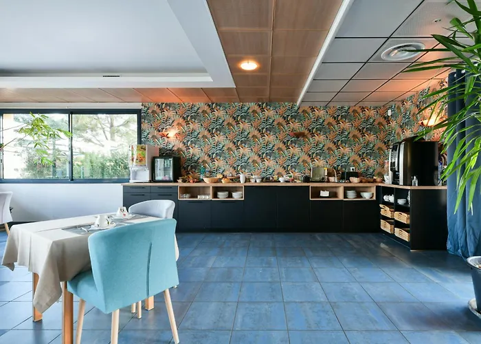 Hotel Le Pavillon Bleu