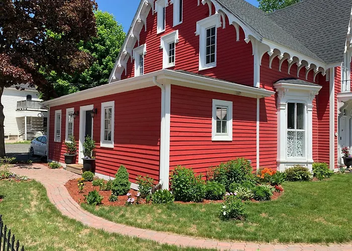 The Red House Fredericton Bed & Breakfast