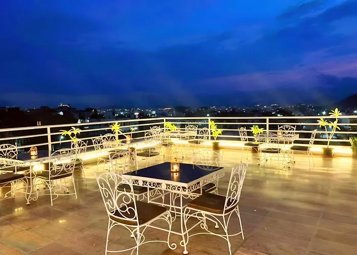 Hotel The Celebration By Amod Best Hotel & Rooftop