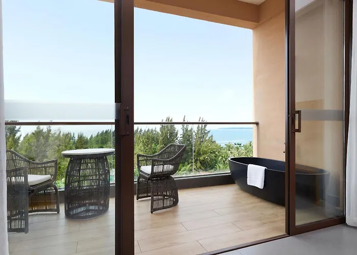 Sheraton Maoming Romantic Beach Resort