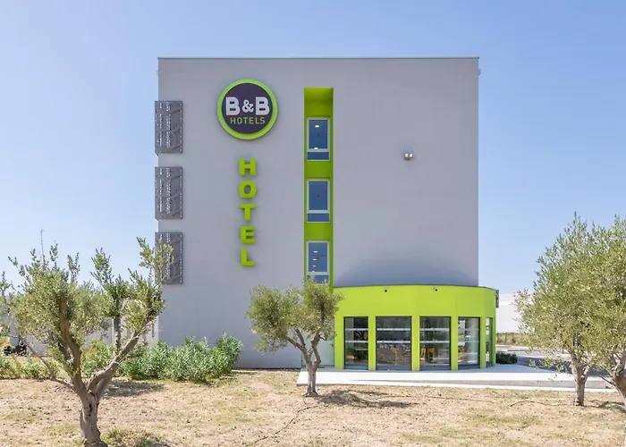 B&B Hotel Saint-Martin-De-Crau Alpilles Camargue