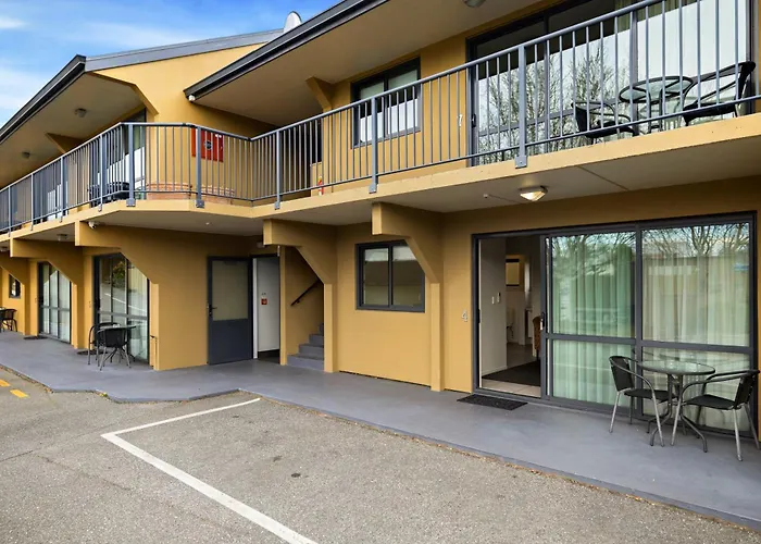 Avenue Motel