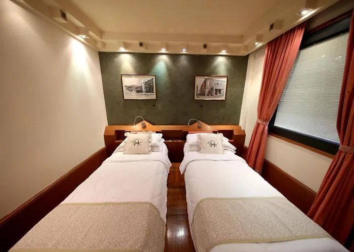 Hr Hotel
