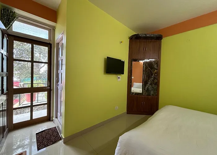 Zu-Zu Hostels