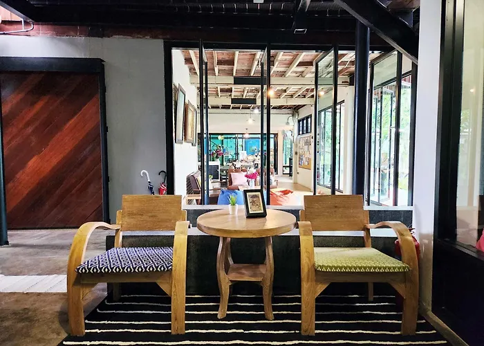 Baan Mai Kradan Hostel Chiang Rai