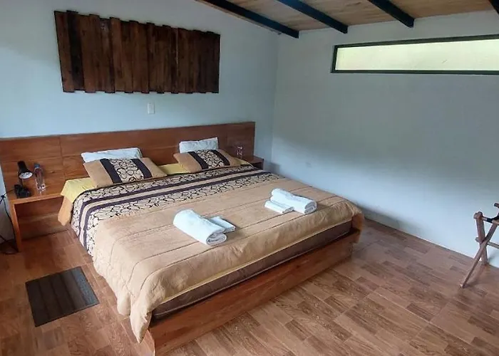 Mindo Loma Bird Lodge