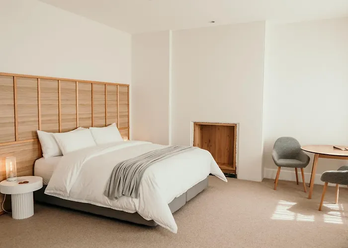 Oak & Anchor Hotel