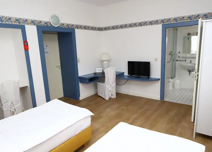 City Hotel