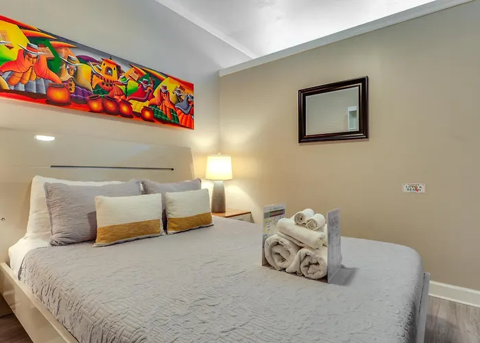 Sunny Miami Beach Condo Steps To Boardwalk!