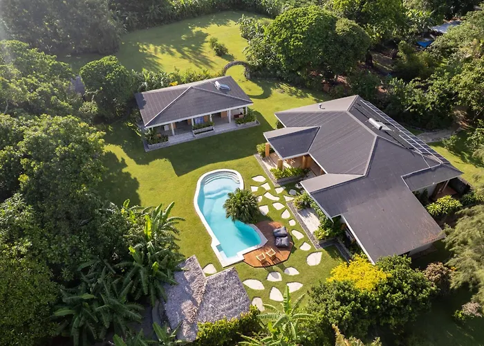 Nakatumble - Luxury Sustainable Villa With Farm