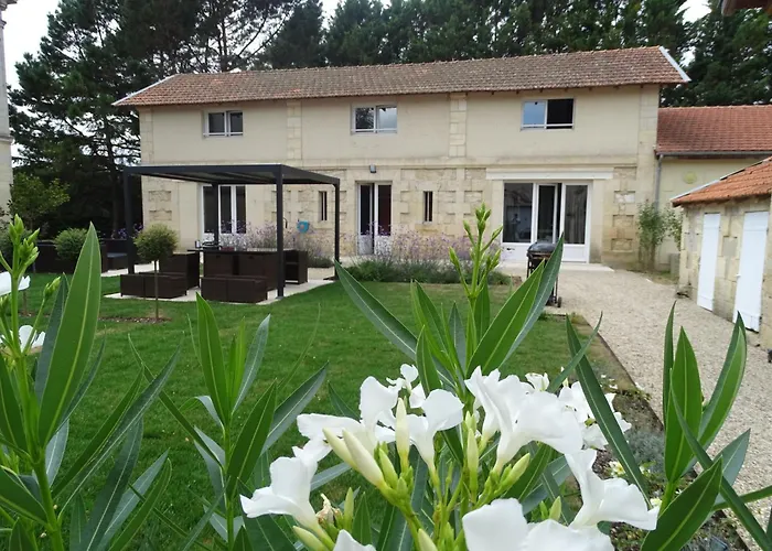 Château Lacroix de Civrac 4 étoiles, 3 ch, 7 pers