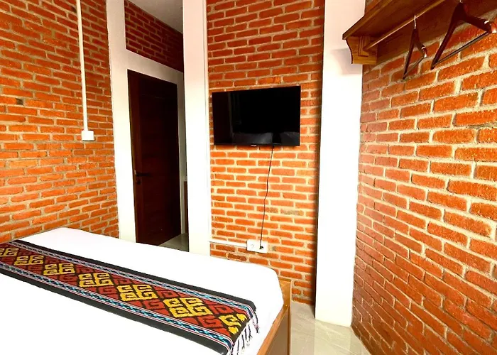 Puu Pau Hotel & Coffee Shop