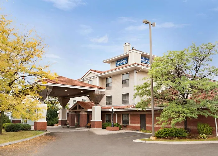 Travelodge By Wyndham Oshawa Whitby