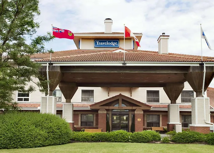 Travelodge By Wyndham Oshawa Whitby