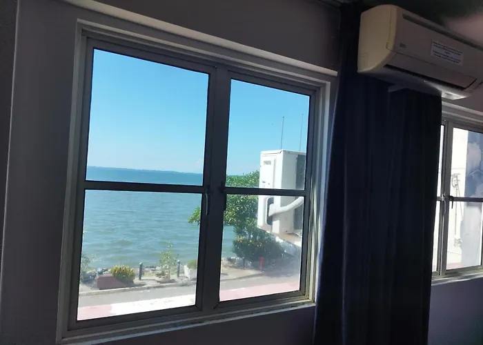 Marine Bay Hotel