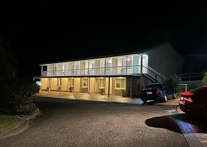 Holiday Lodge Motor Inn