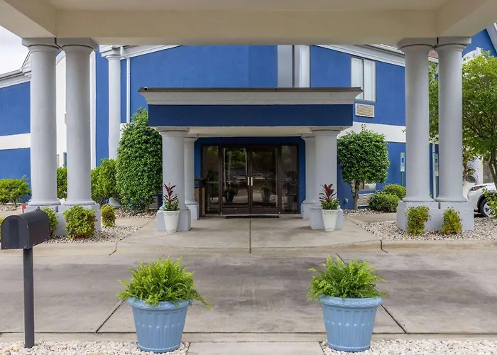 Days Inn By Wyndham Louisburg
