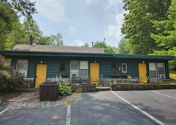 Adirondack Diamond Point Lodge