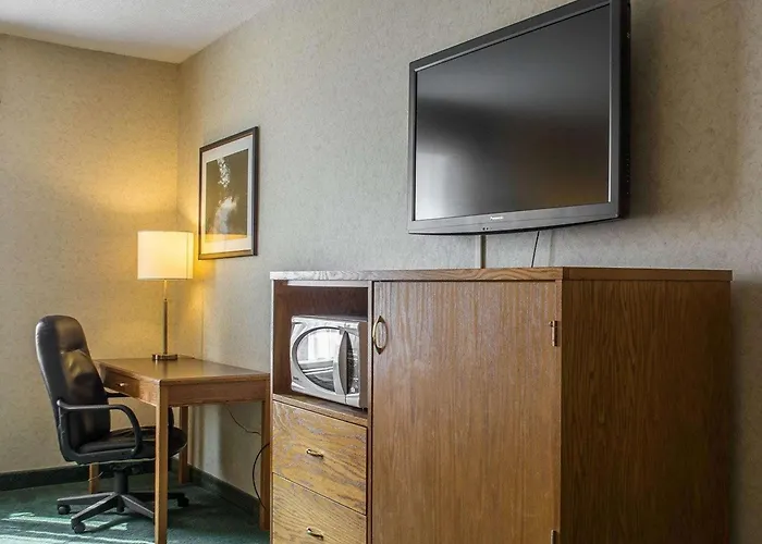 Quality Hotel & Suites Woodstock