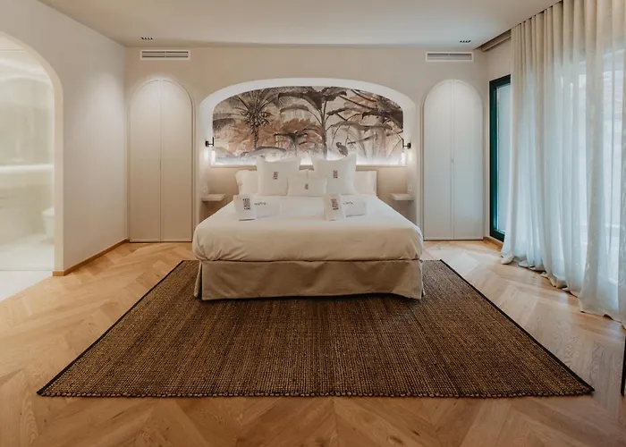 Hotel Petit Luxe