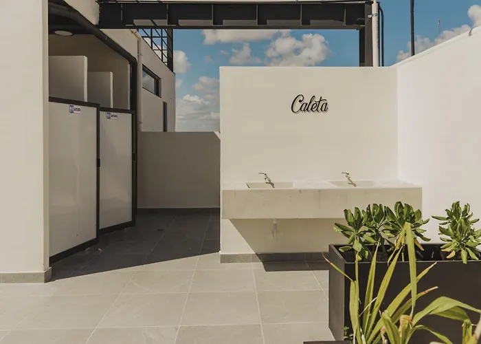 Caleta Hostel Rooftop & Pool