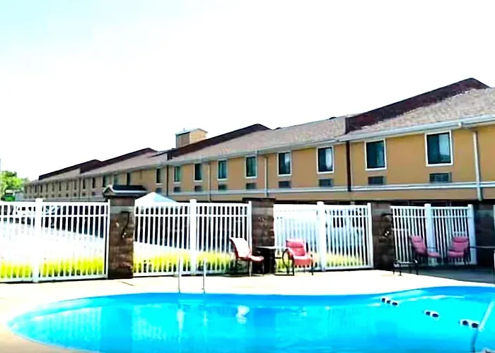 Super 8 By Wyndham Fort Scott