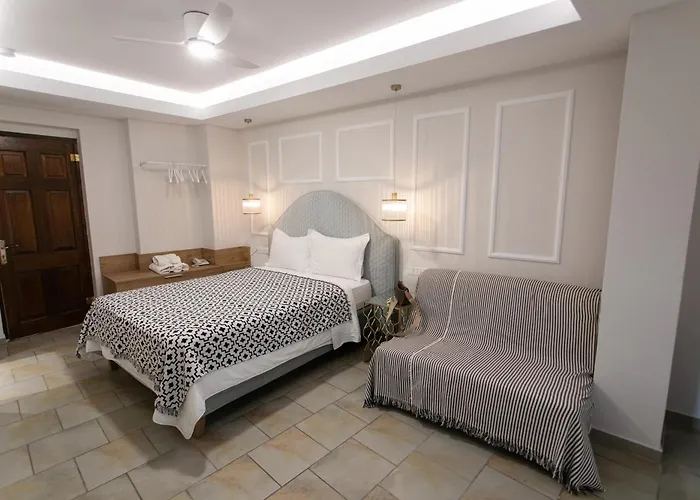 Paradise Hotel
