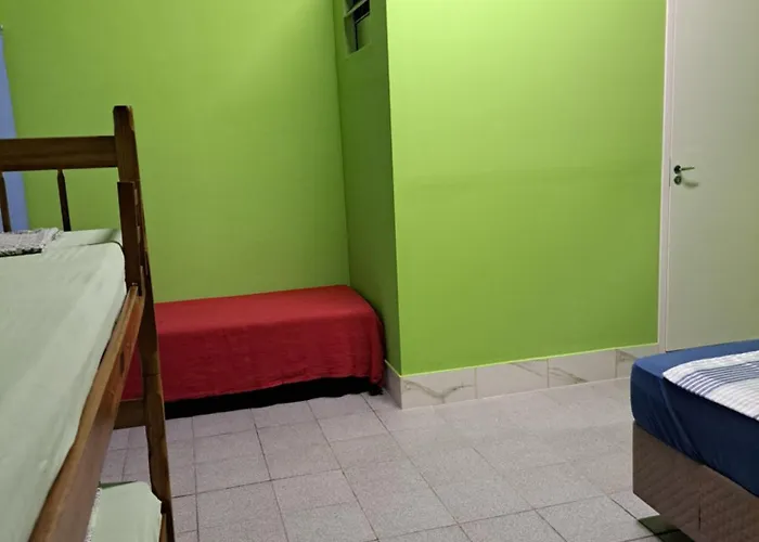Girassol Hostel By Katita