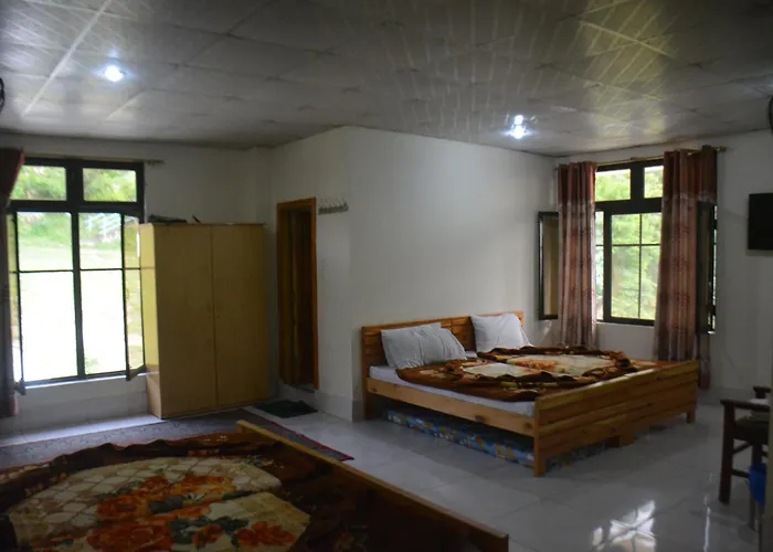 Eagle Nest, Malam Jabba By Lmc